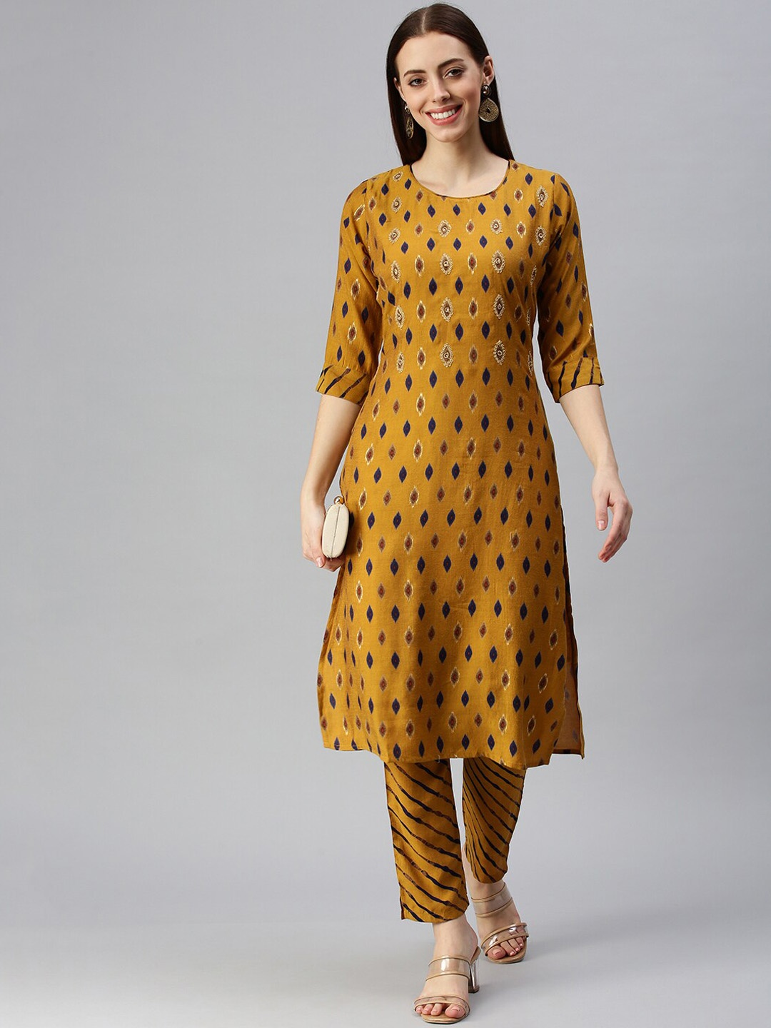

SHOWOFF Ethnic Motifs Printed Zari Kurta with Trousers, Mustard