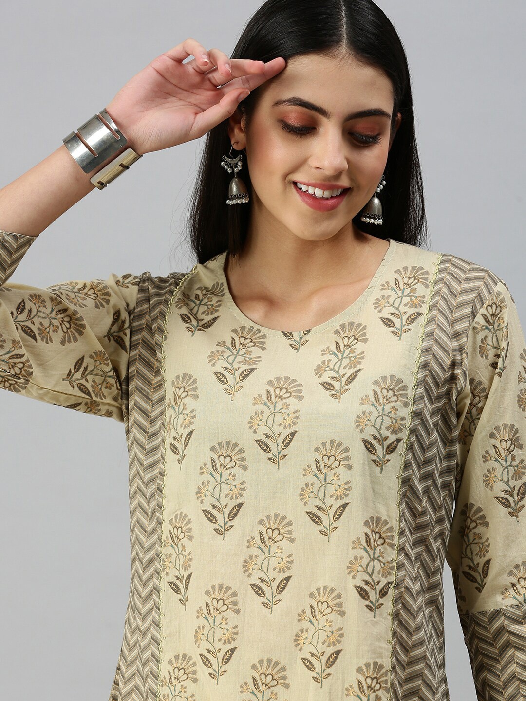 

SHOWOFF Floral Printed Panelled Kurta with Trousers, Beige