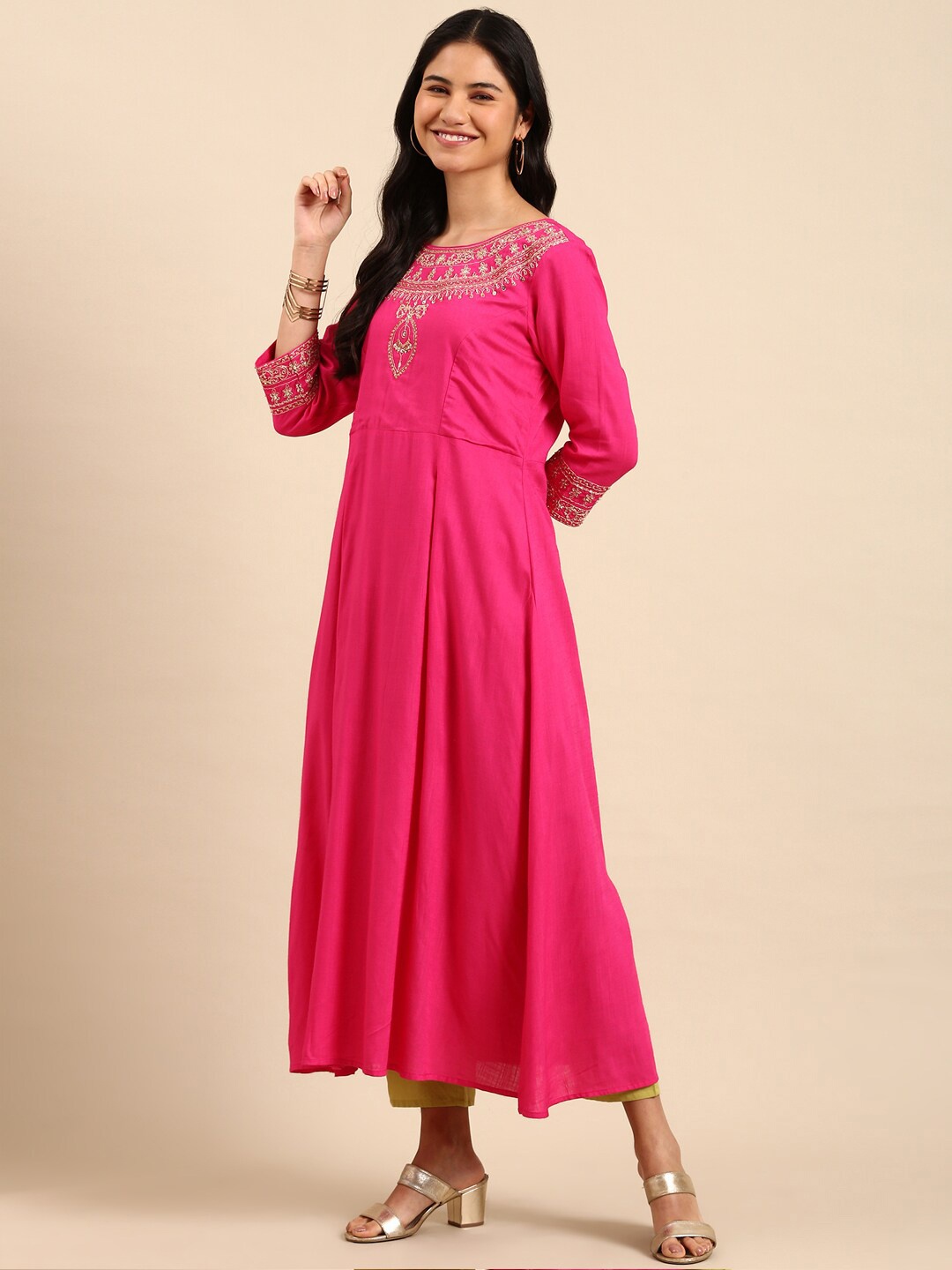 

SHOWOFF Yoke Design Zari Empire A-Line Kurta with Trousers & Dupatta, Fuchsia