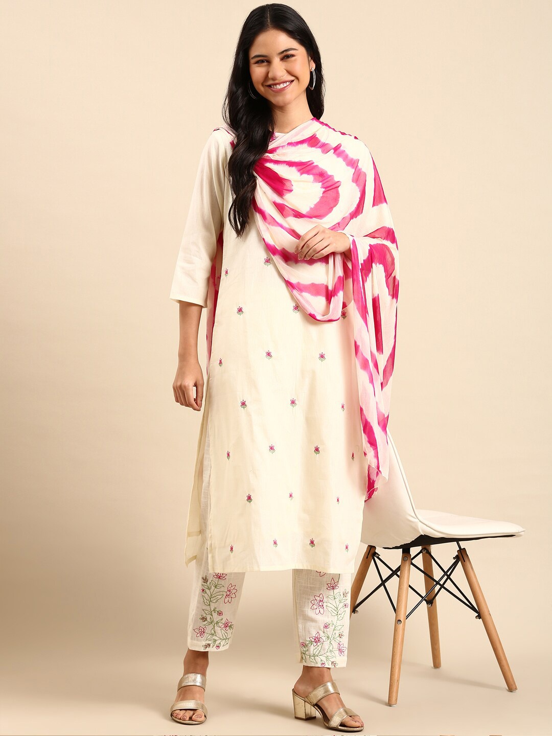 

SHOWOFF Floral Printed Thread Work Kurta with Trousers & Dupatta, Cream