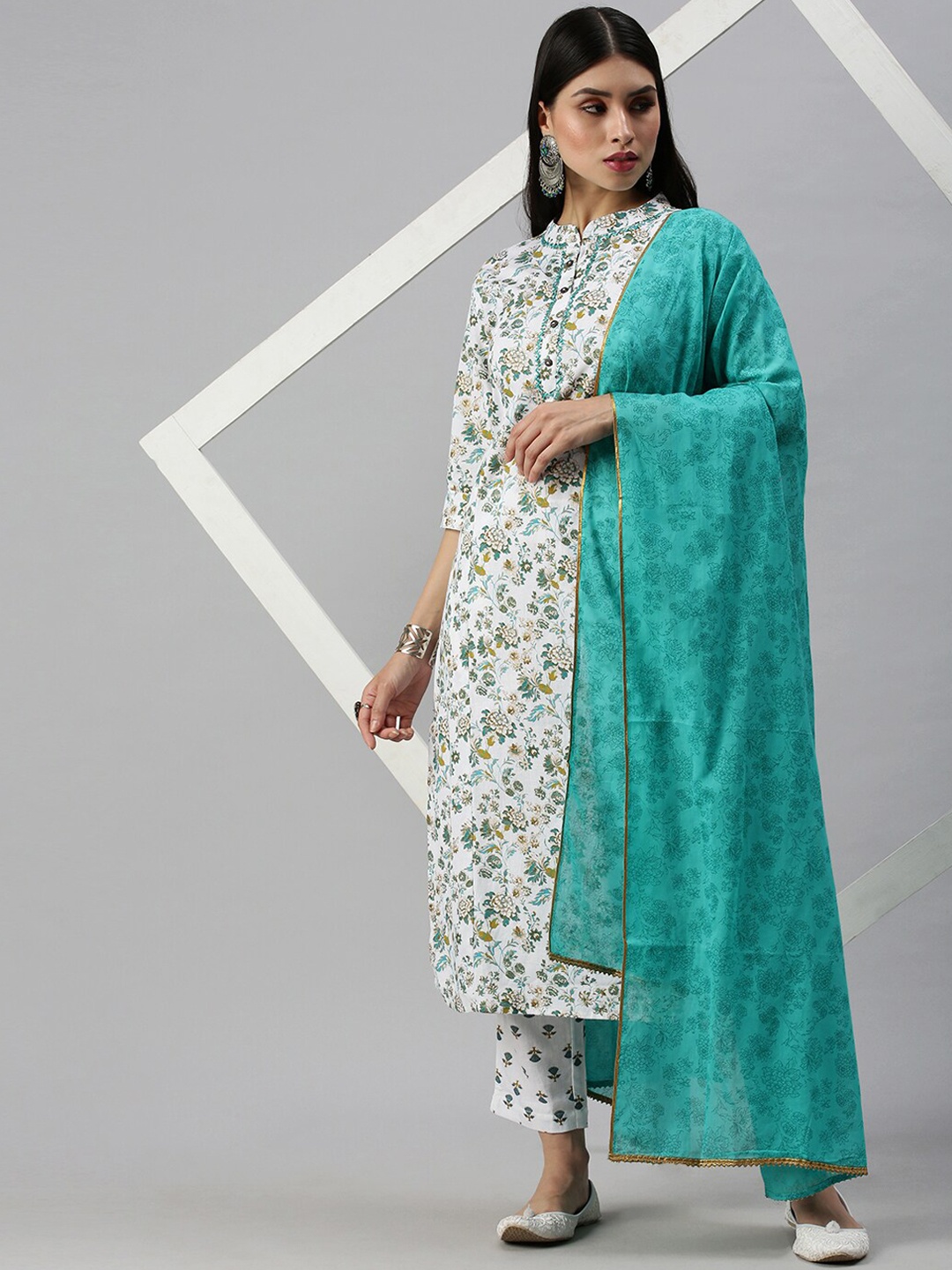 

SHOWOFF Floral Printed Band Collar Foil Panelled Sequinned Kurta With Trousers & Dupatta, White