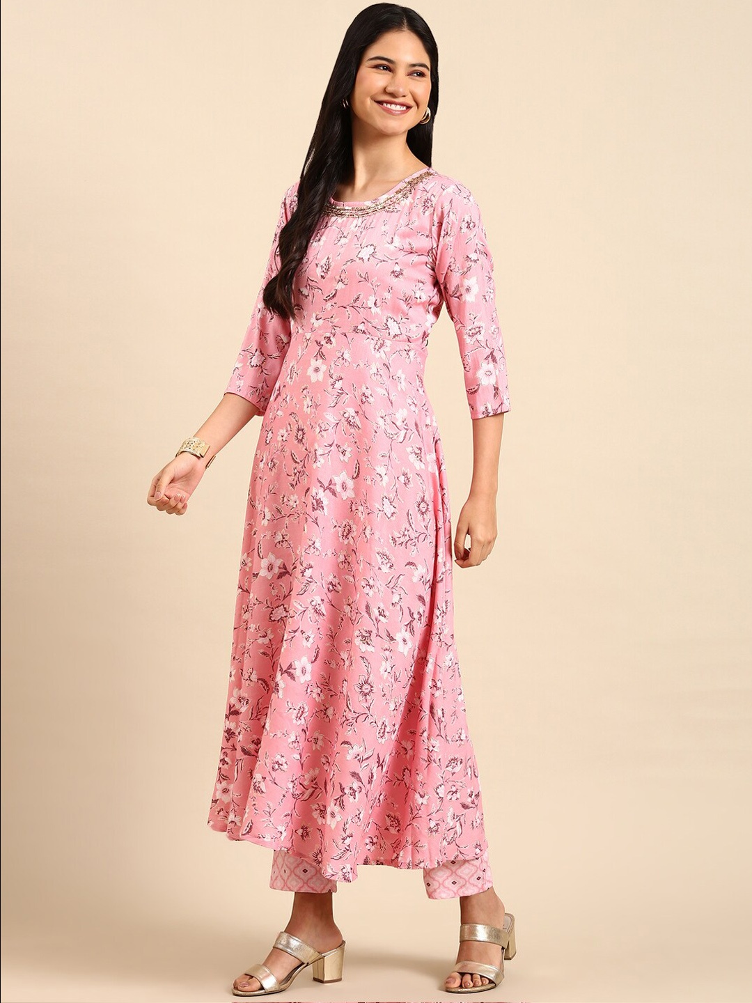 

SHOWOFF Floral Printed Beads and Stones Kurta with Trousers & Dupatta, Pink