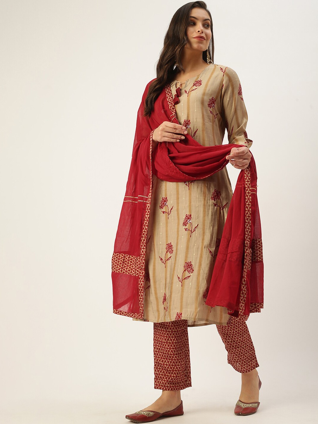 

SHOWOFF Floral Printed Tie Up Neck Sequinned Kurta With Trousers & Dupatta, Beige