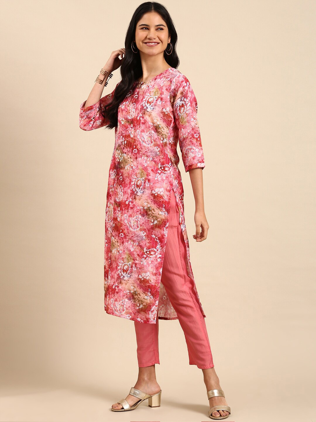 

SHOWOFF Paisley Batik Dyed Sequinned Chanderi Cotton Kurta with Trousers & Dupatta, Peach