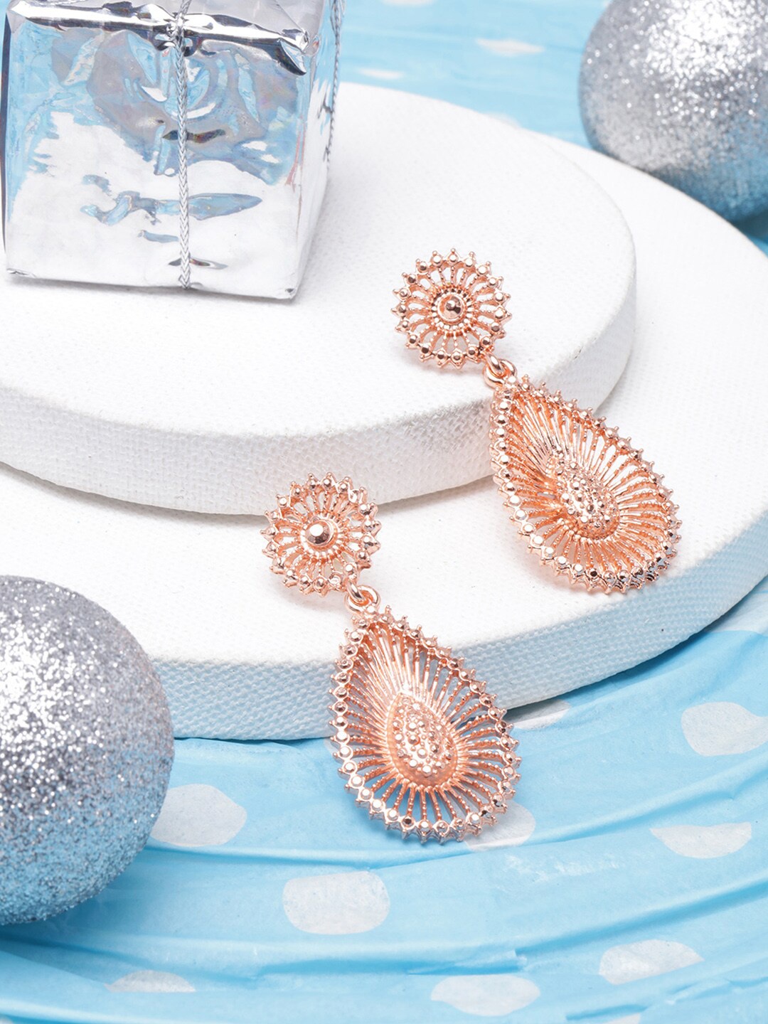 

DressBerry Rose Gold-Plated Contemporary Drop Earrings