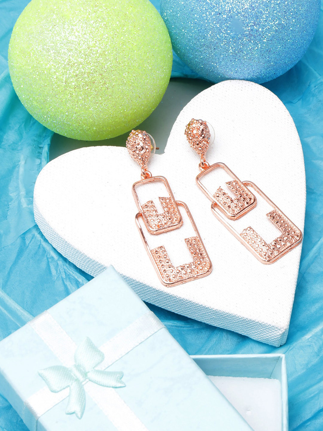 

DressBerry Rose Gold-Plated Contemporary Drop Earrings