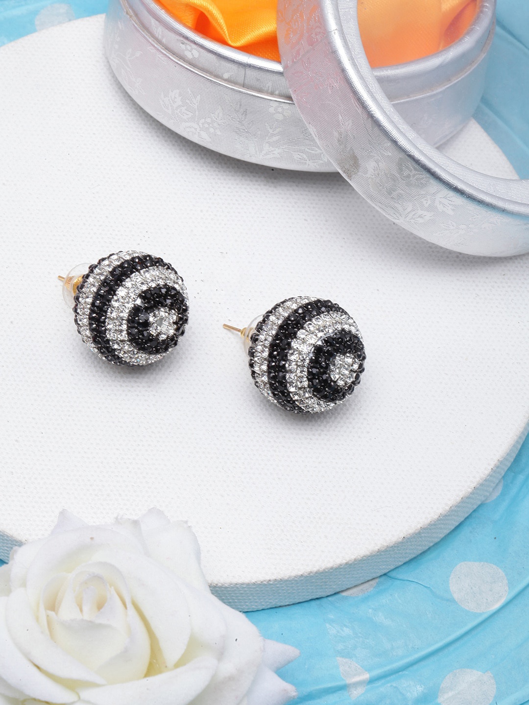 

DressBerry Gold-Toned Contemporary Studs Earrings