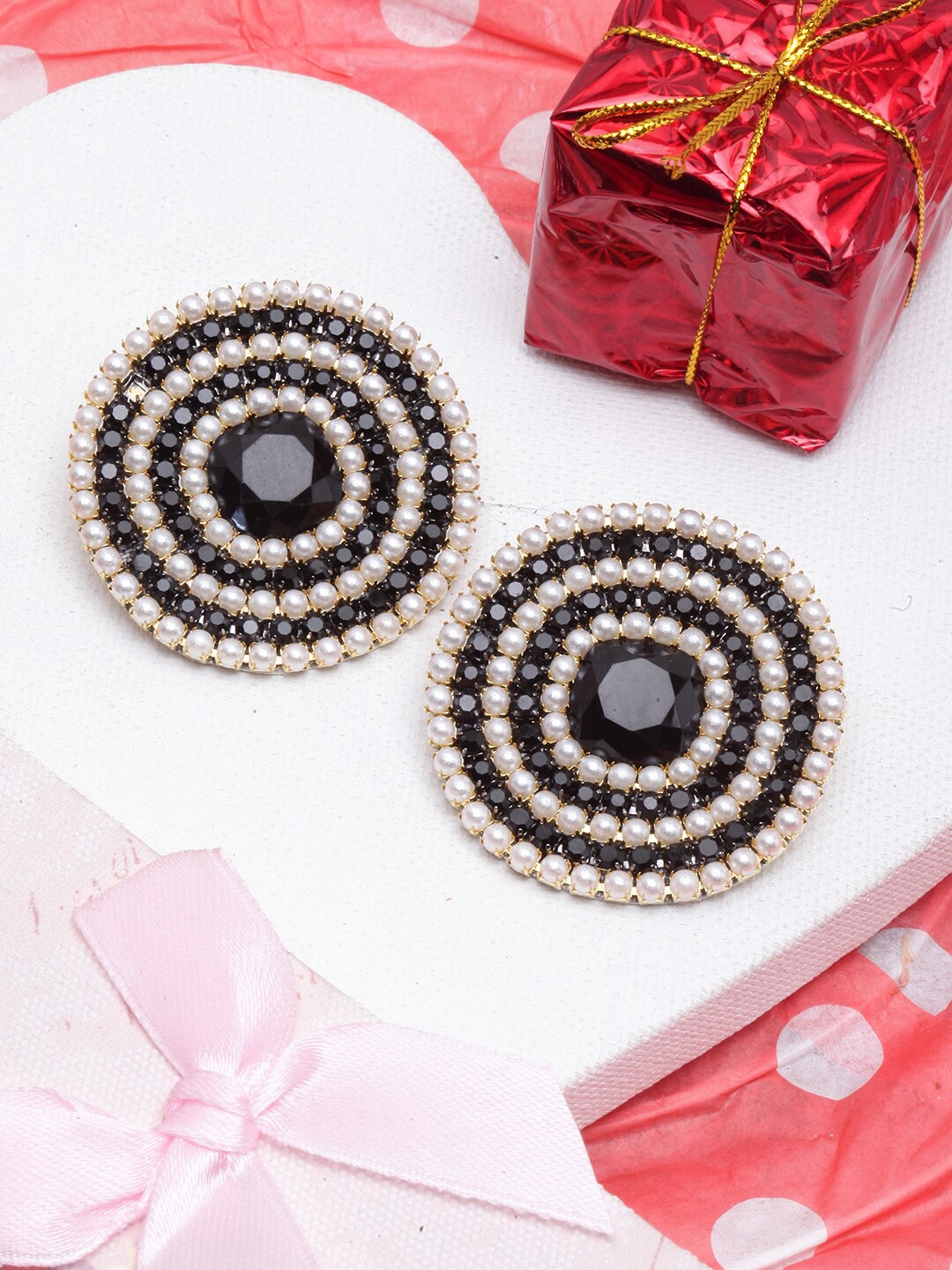

DressBerry Gold-Plated Contemporary Studs Earrings