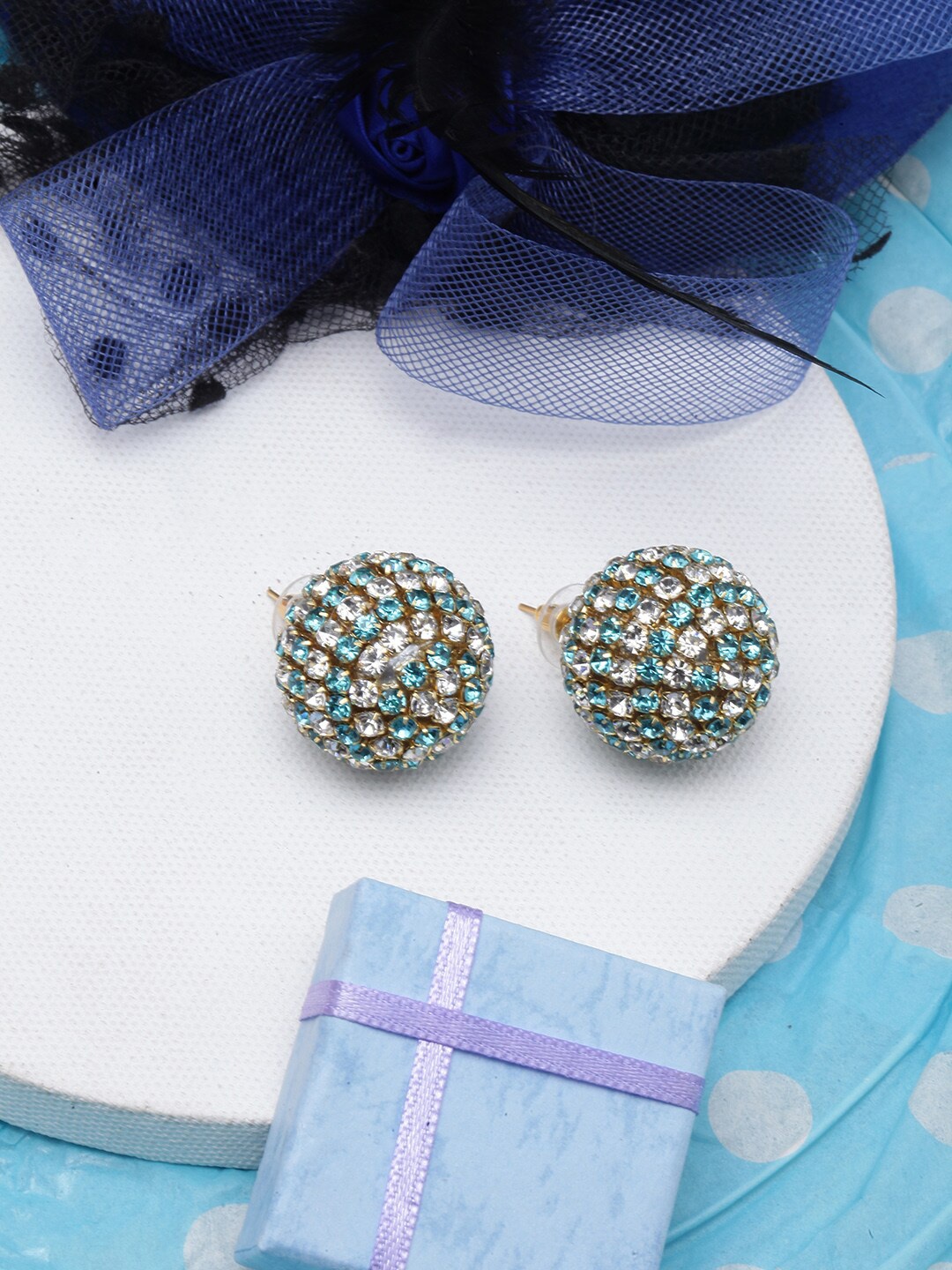 

DressBerry Gold-Plated Contemporary Studs Earrings