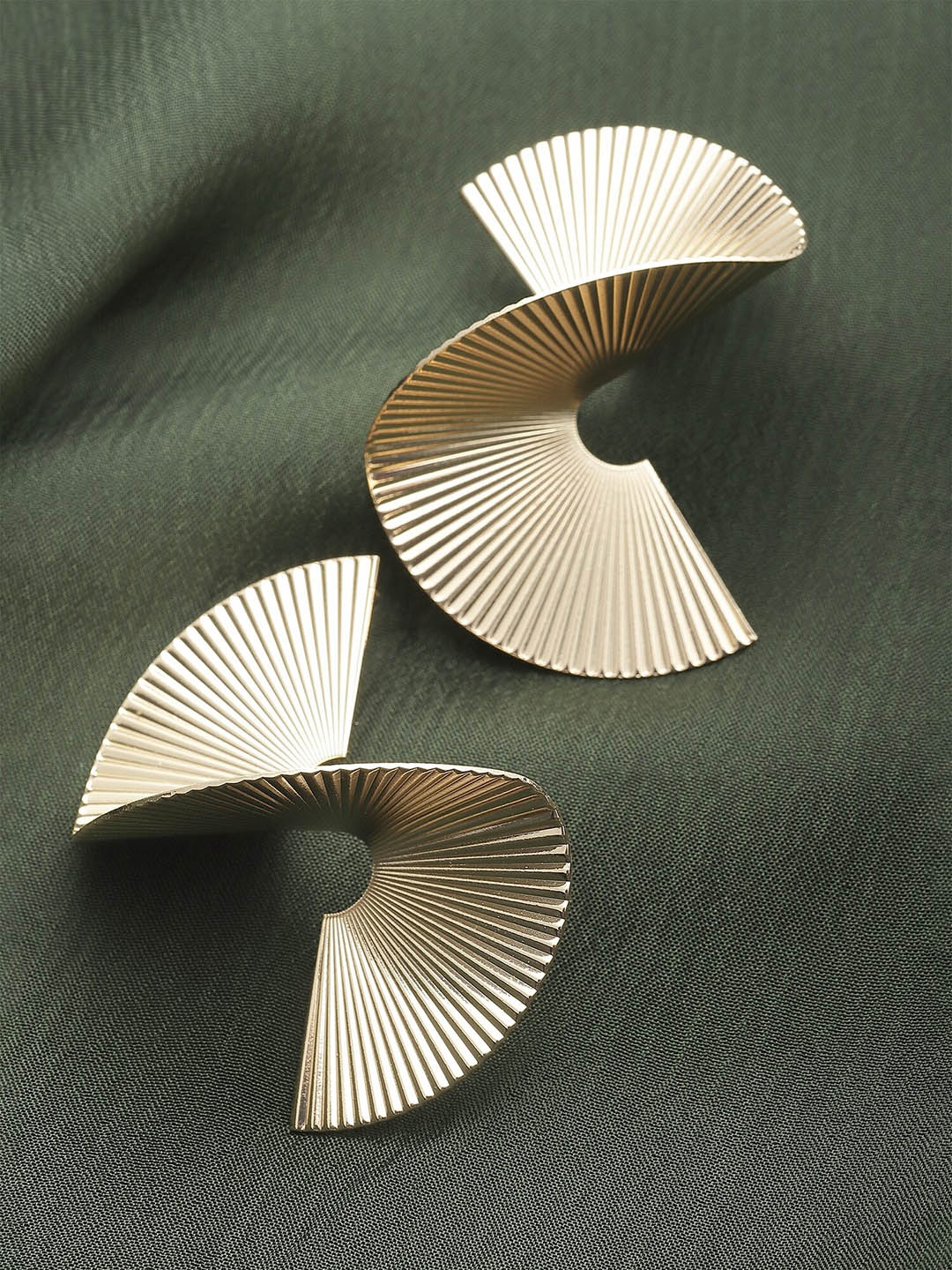 

Bohey by KARATCART Gold-Plated Contemporary Studs Earrings