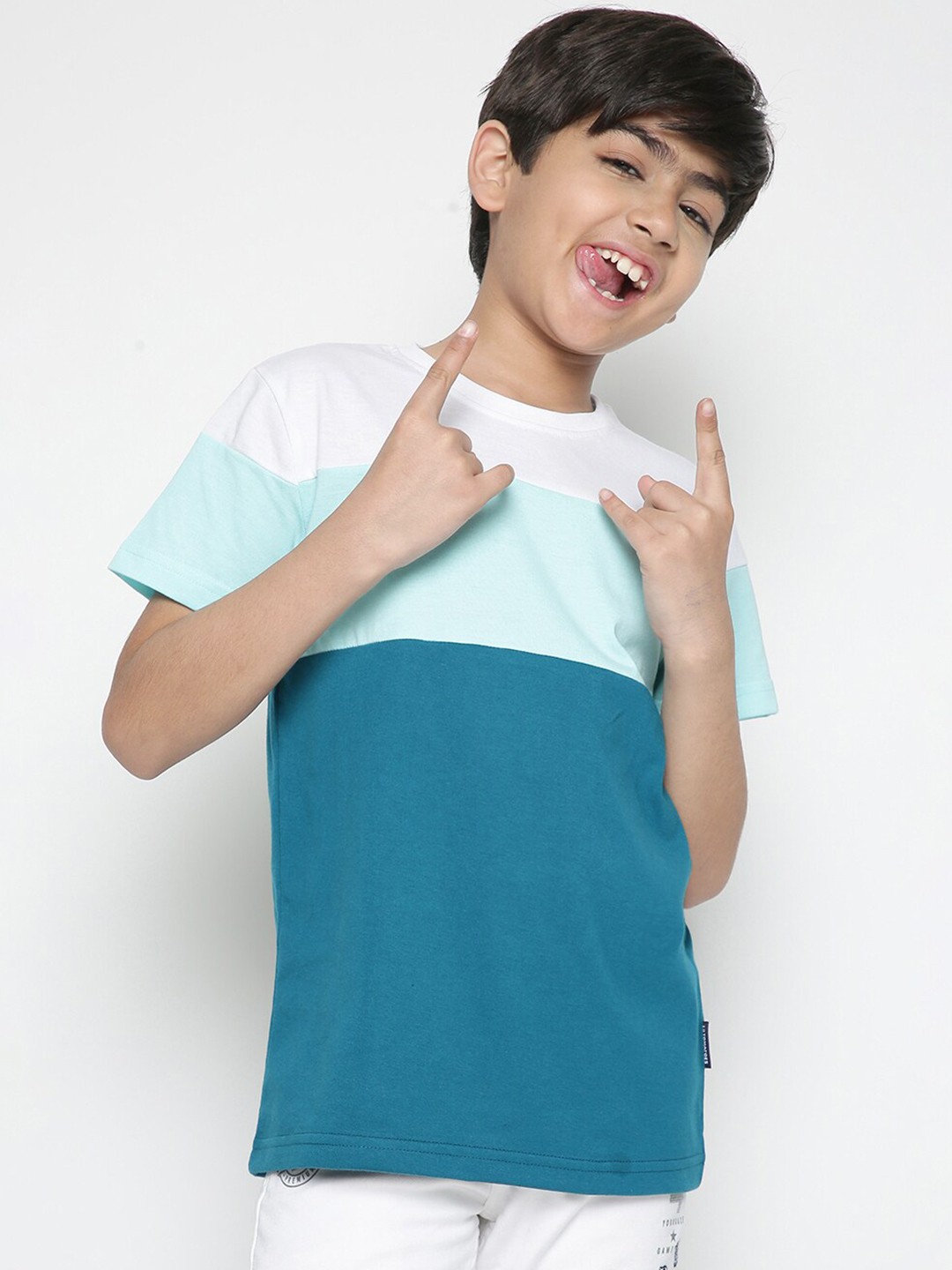 

Lil Tomatoes Boys Colourblocked Round Neck Cotton Extra Comfort T-shirt, White
