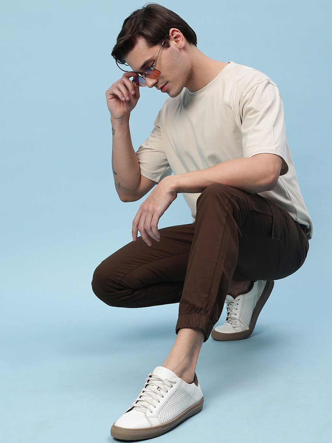 

VEIRDO Men Original Slim Fit Mid-Rise Cotton Joggers, Brown