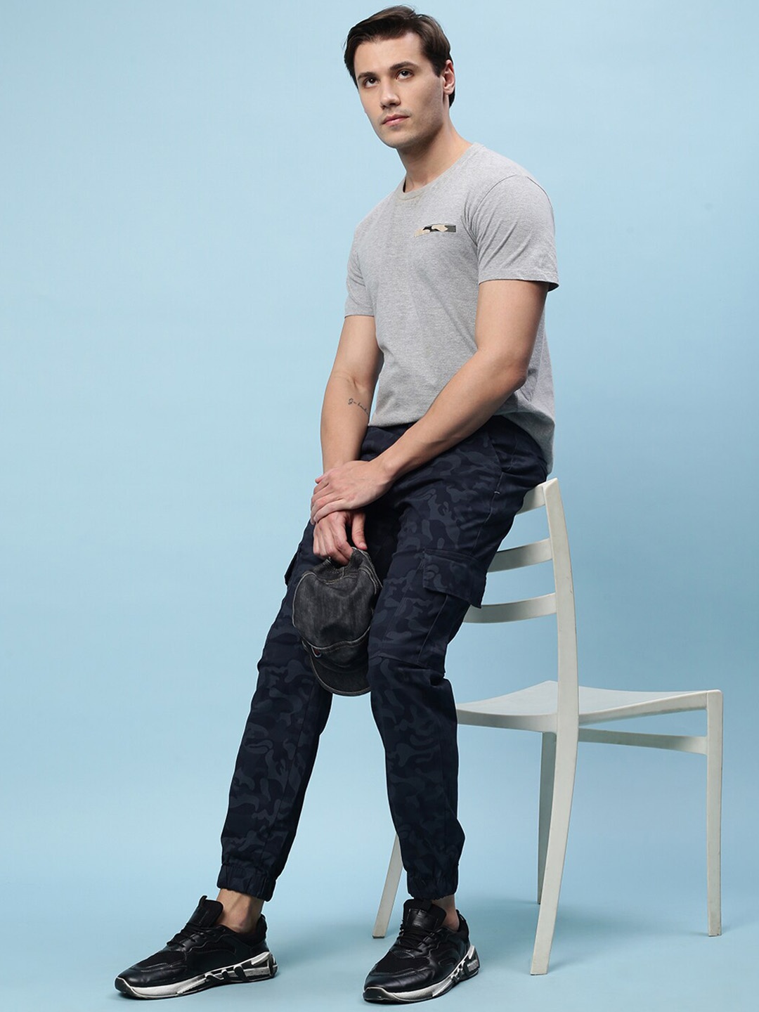 

VEIRDO Men Camouflage Printed Original Slim Fit Cotton Joggers, Navy blue