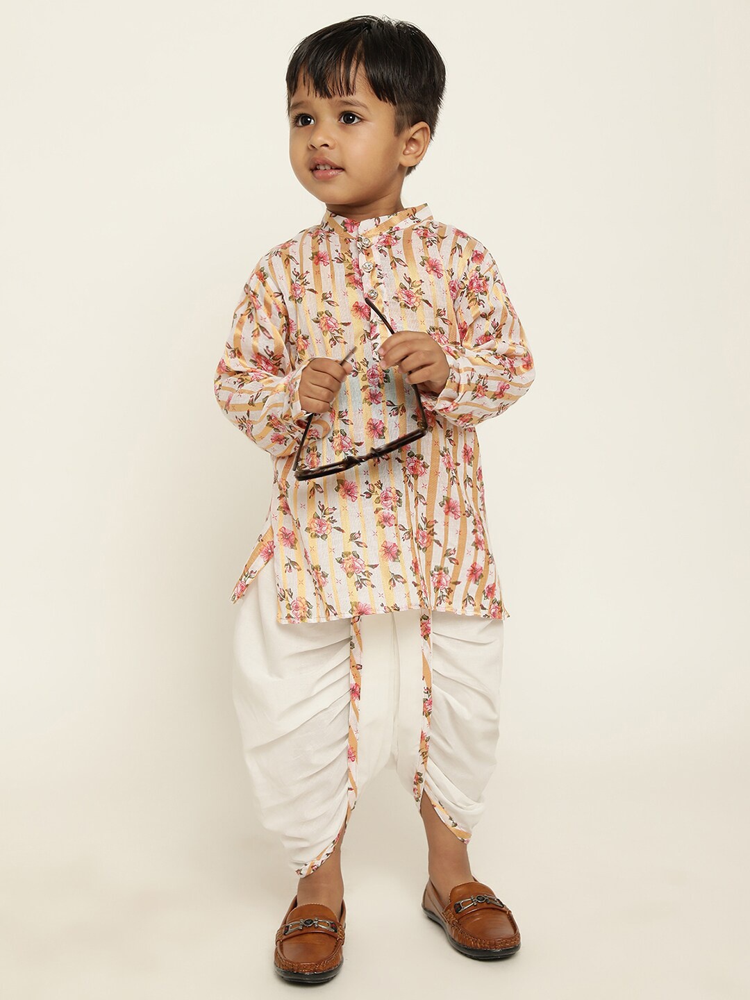 

Stuffie Land Boys Floral Printed Mandarin Collar Kurta With Dhoti Pants, Rose gold