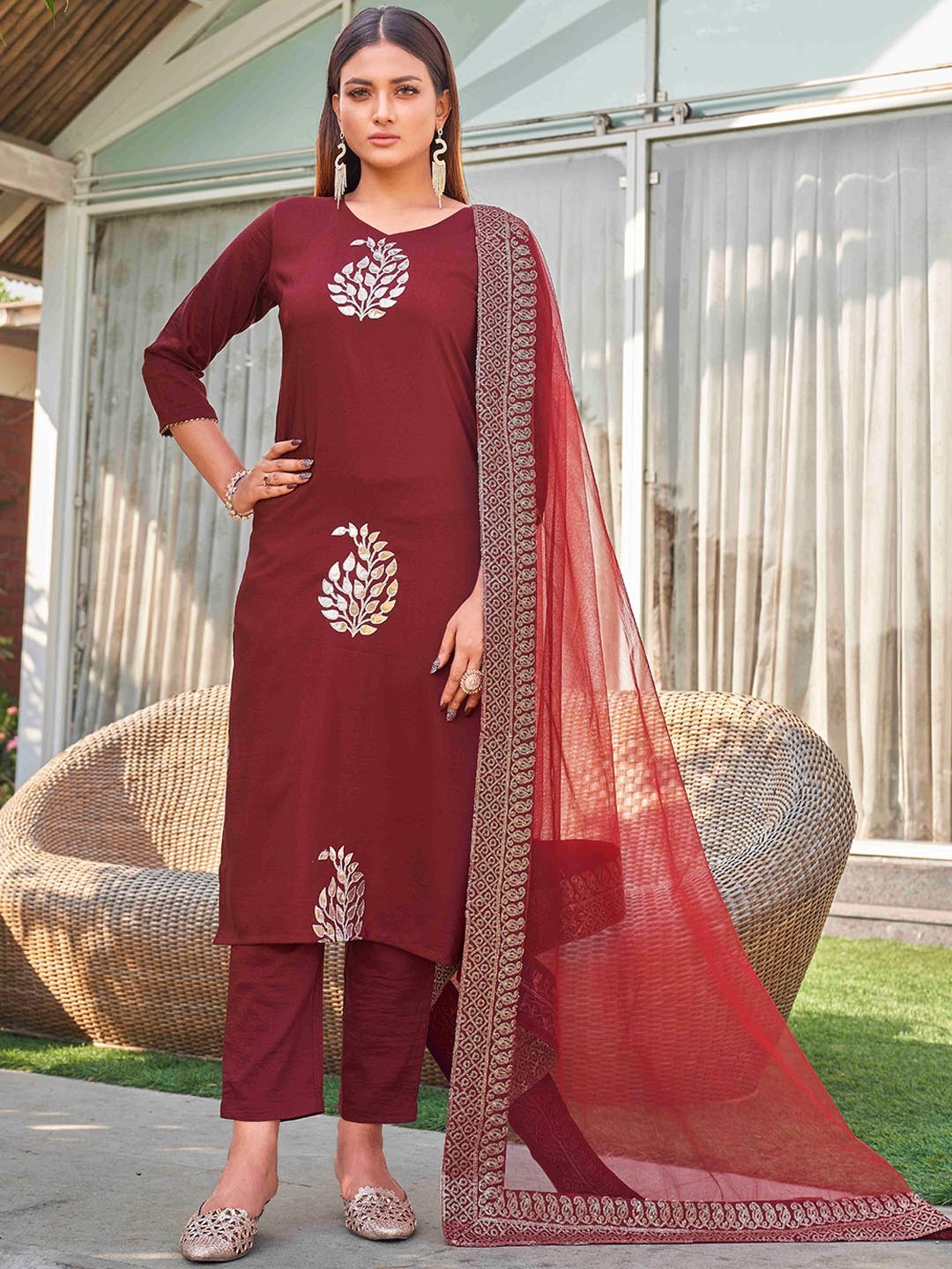 

Tikhi Imli Embroidered Gotta Patti Straight Kurta With Trousers & Dupatta, Maroon