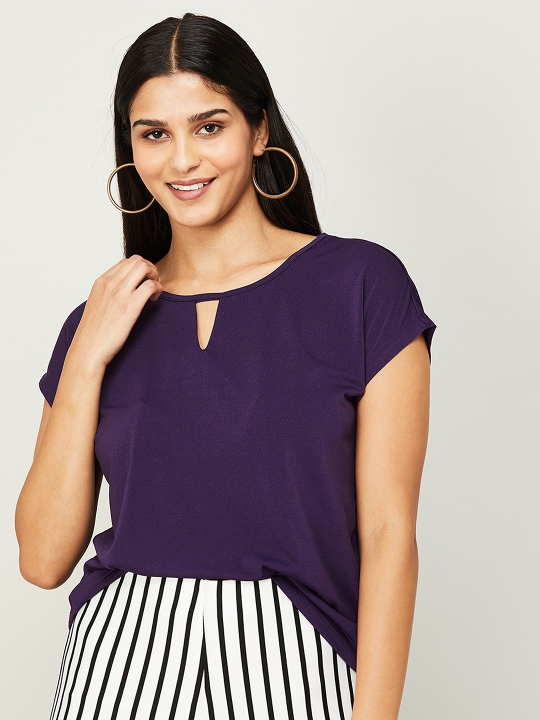 

CODE by Lifestyle Keyhole Neck Extended Sleeves Top, Purple
