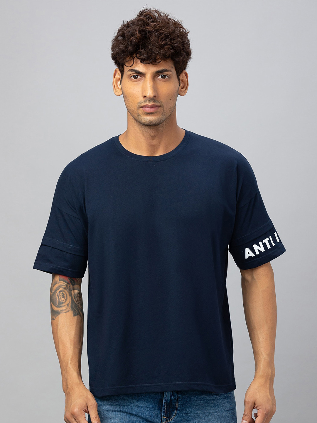 

Globus Round Neck Drop Shoulder Sleeves Pure Cotton Loose Fit T-shirt, Navy blue