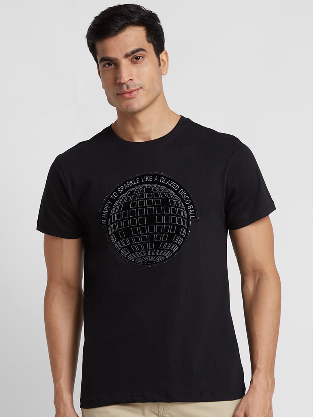

Globus Velvet Applique Pure Cotton T-Shirt, Black