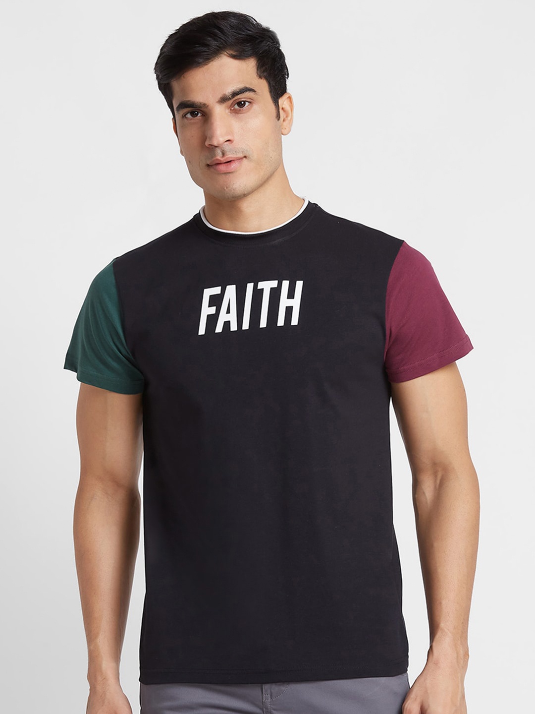 

Globus Typography Printed Pure Cotton T-shirt, Black