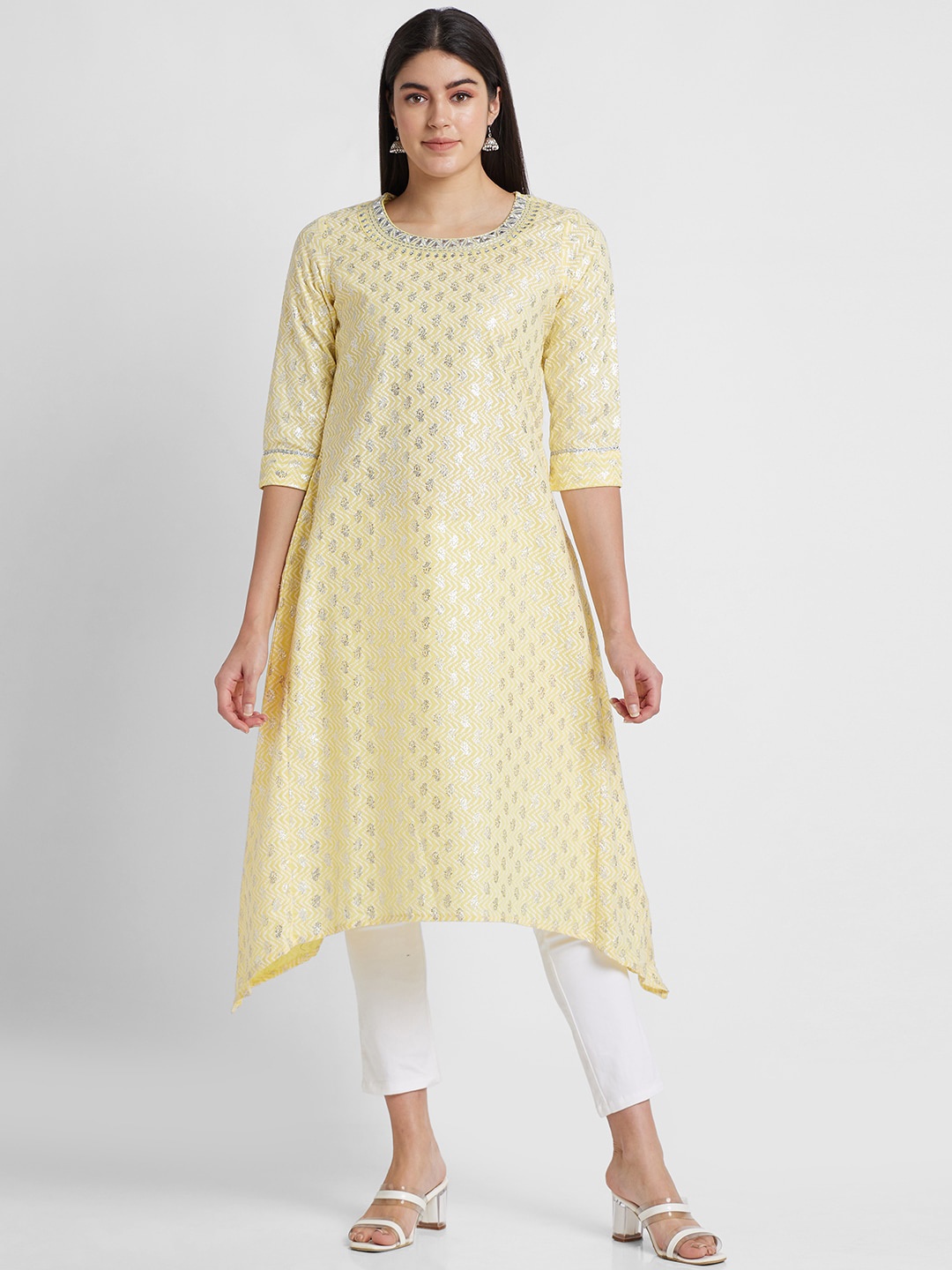 

Globus Ethnic Motifs Printed Round Neck Pure Cotton Kurta, Yellow