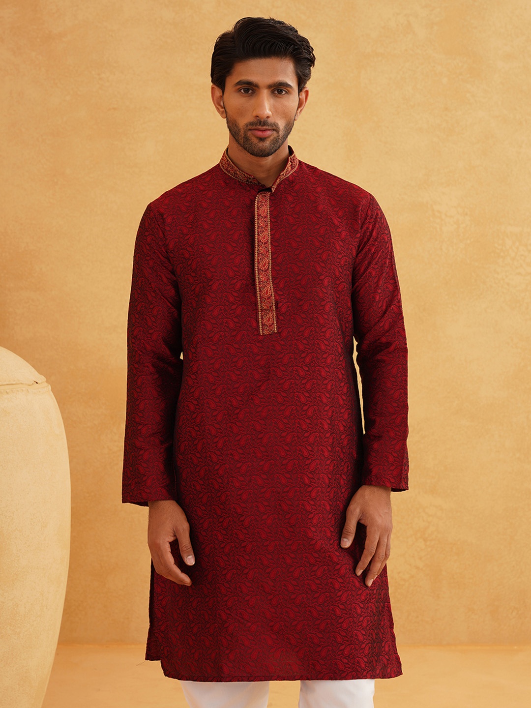 

SOJANYA Ethnic Motifs Zari Embroidered Kurta, Maroon