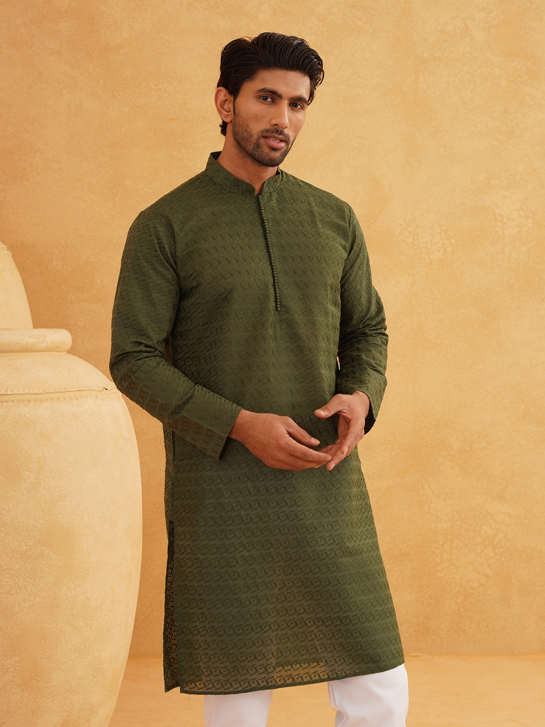

SOJANYA Ethnic Motifs Embroidered Chikankari Pure Cotton Kurta, Olive