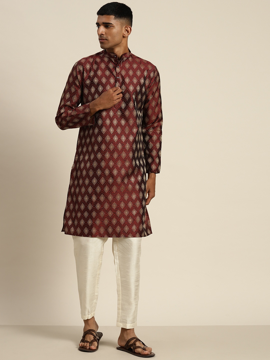 

SOJANYA Ethnic Motifs Silk Cotton Kurta, Maroon