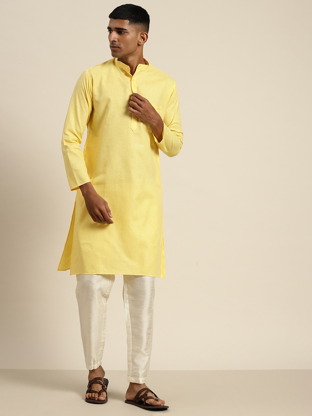 

SOJANYA Solid Mandarin Collar Straight Kurta, Yellow