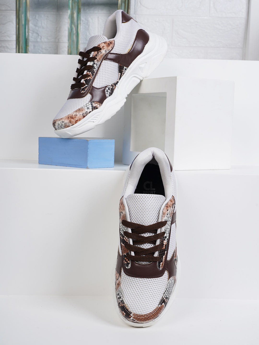 

Carlton London sports Women Colourblocked Lightweight Sneakers, White