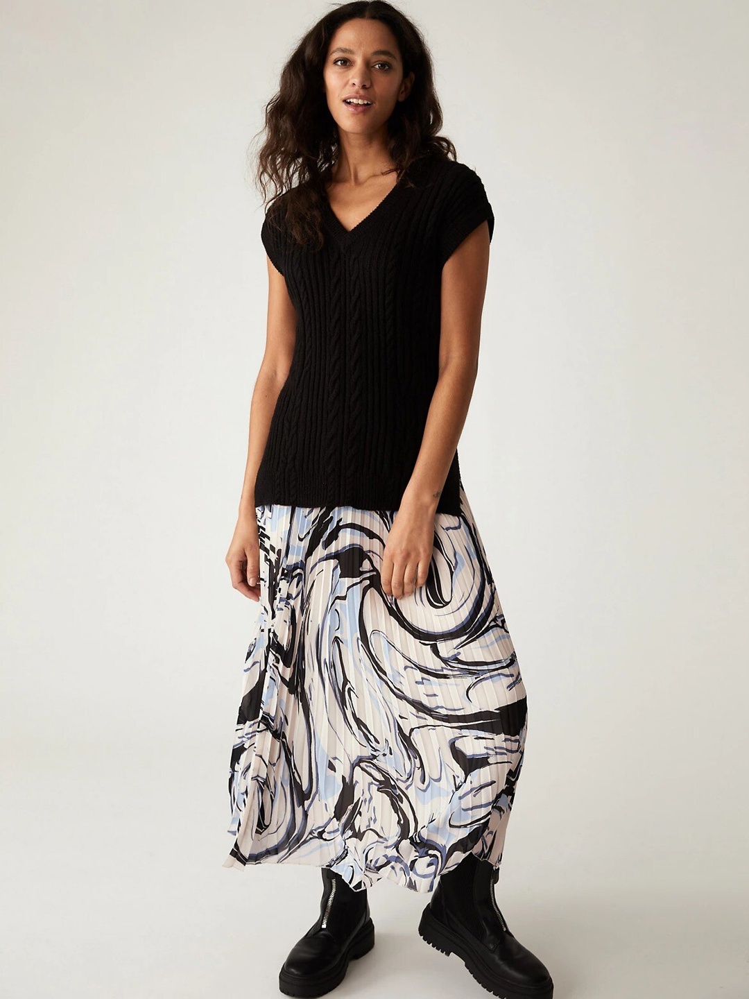 

Marks & Spencer Abstract Printed Pleated Midi Skirt, White