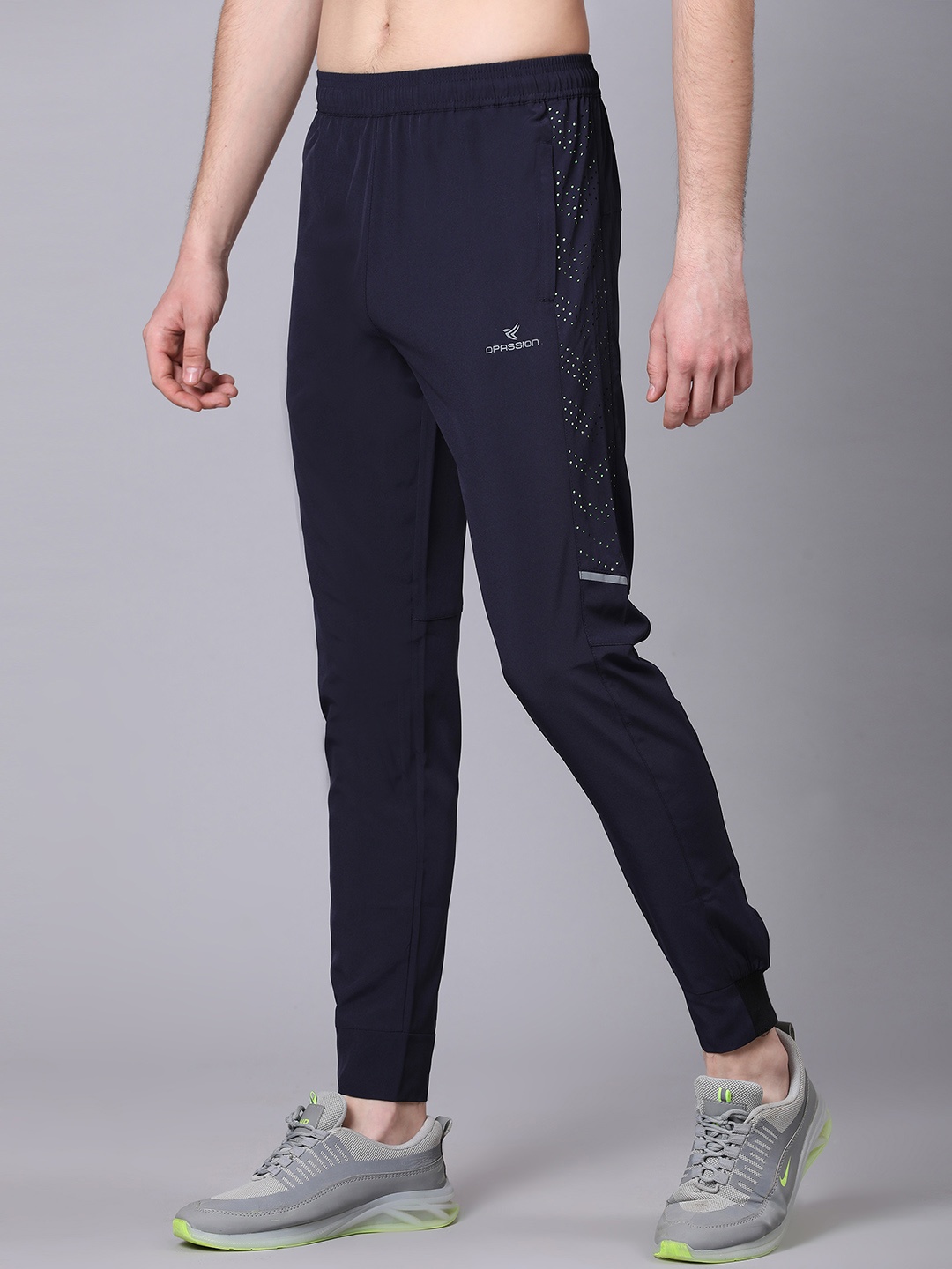 

Dpassion Men Regular Fit Mid-Rise Joggers, Navy blue