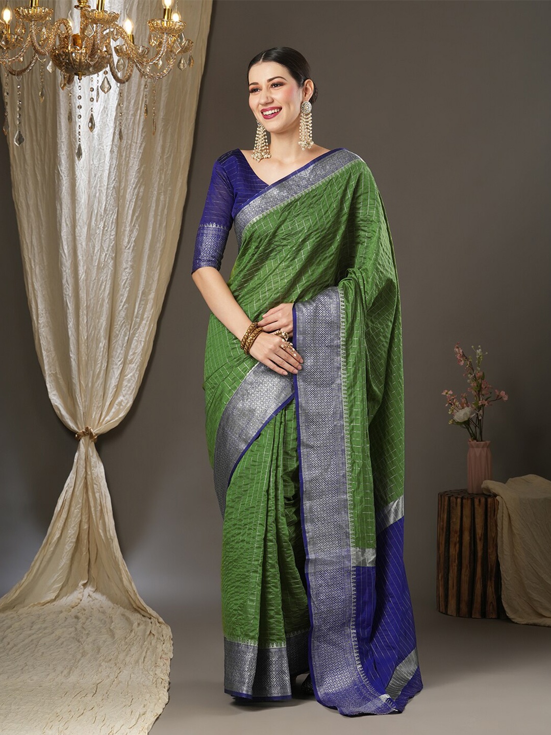 

Saree mall Checked Woven Design Zari Taant Sarees, Green