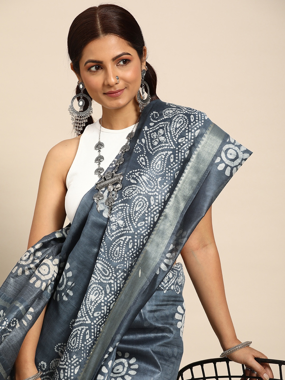 

Taavi Batik Zari Pure Silk Bhagalpuri Saree, Grey