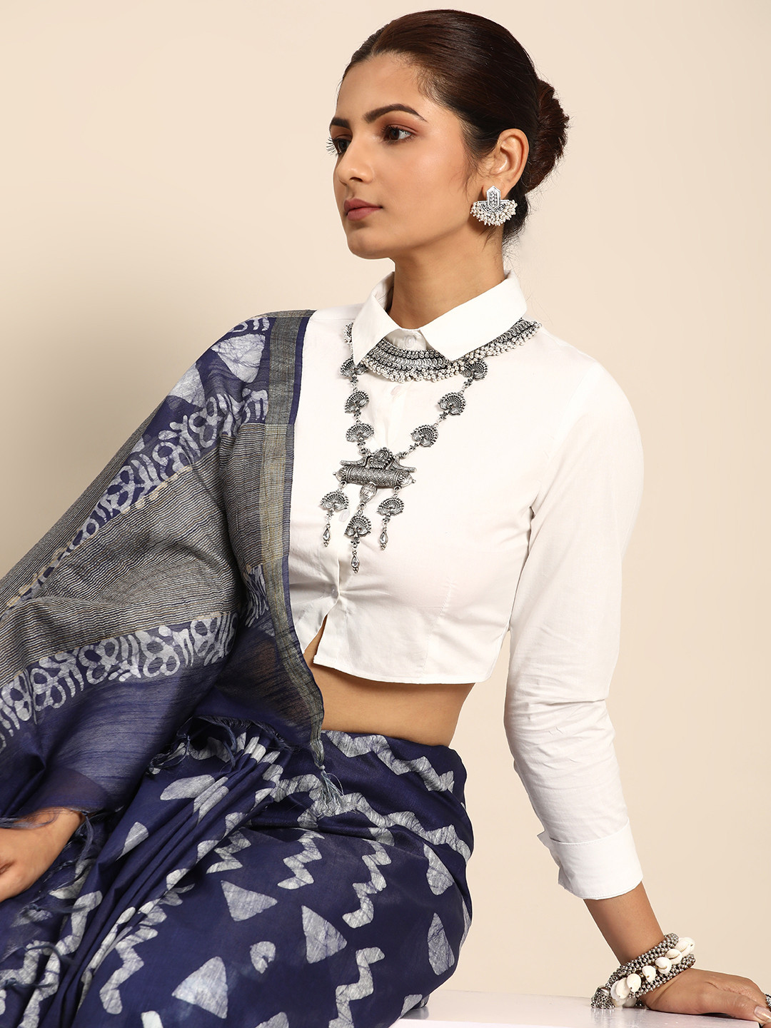 

Taavi Batik Printed Silk Blend Bhagalpuri Saree, Blue