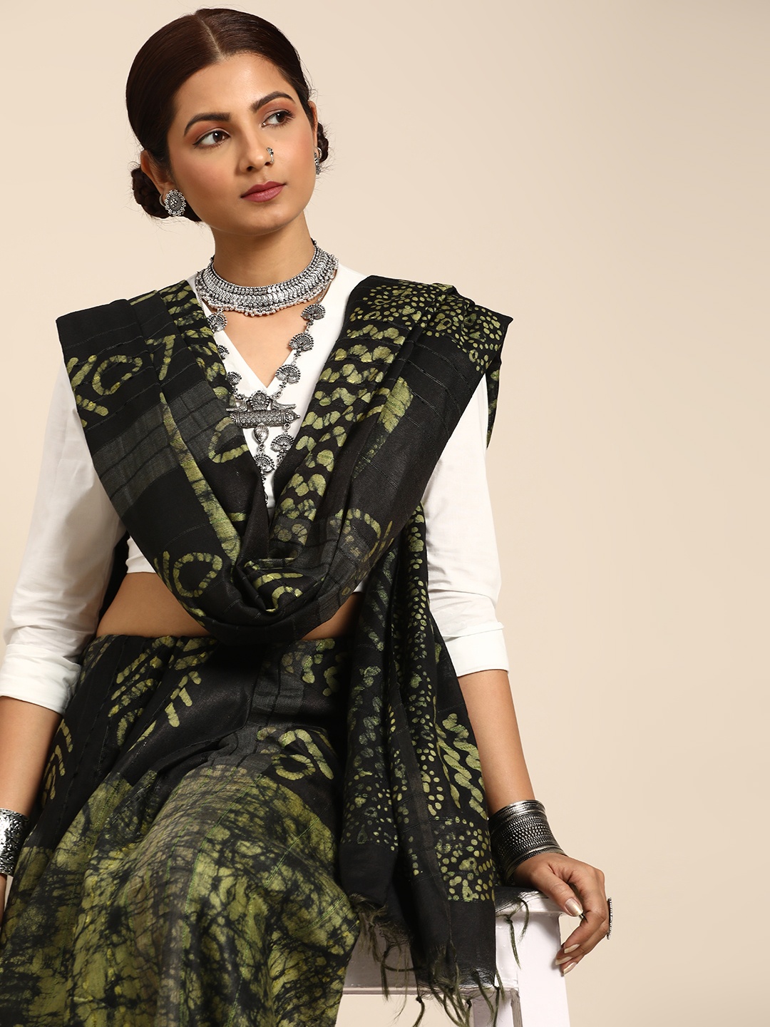 

Taavi Batik Silk Blend Bhagalpuri Saree, Black