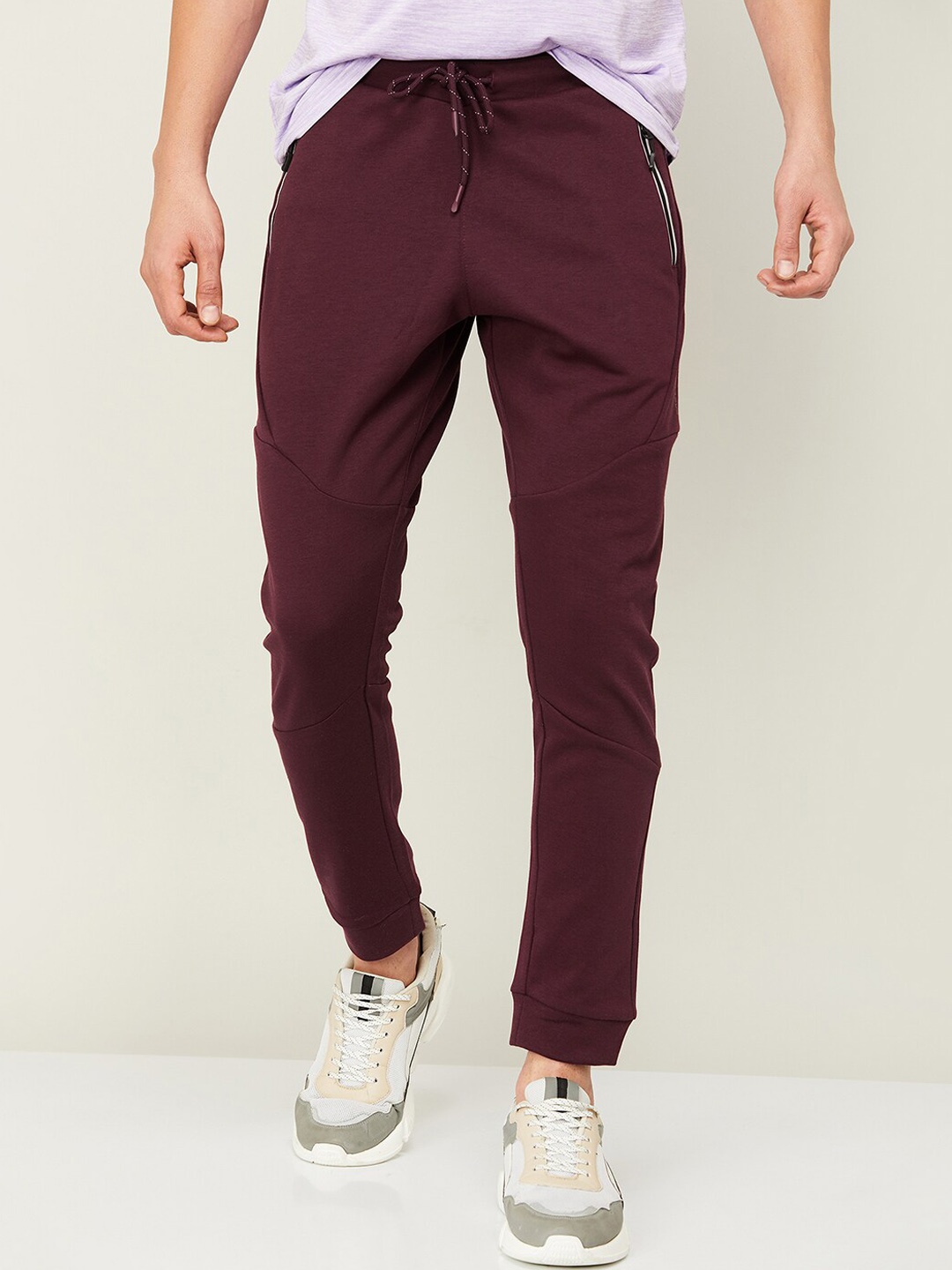 

Fame Forever by Lifestyle Men Regular-Fit Mid-Rise Joggers, Maroon
