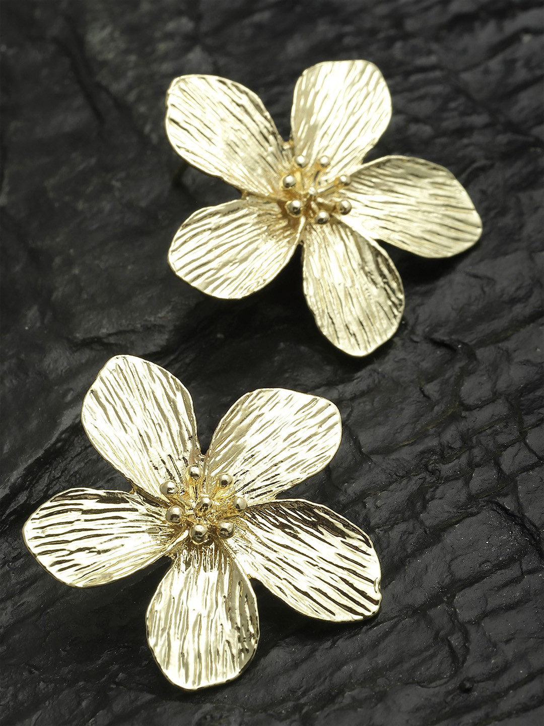 

Bohey by KARATCART Gold-Plated Floral Studs Earrings