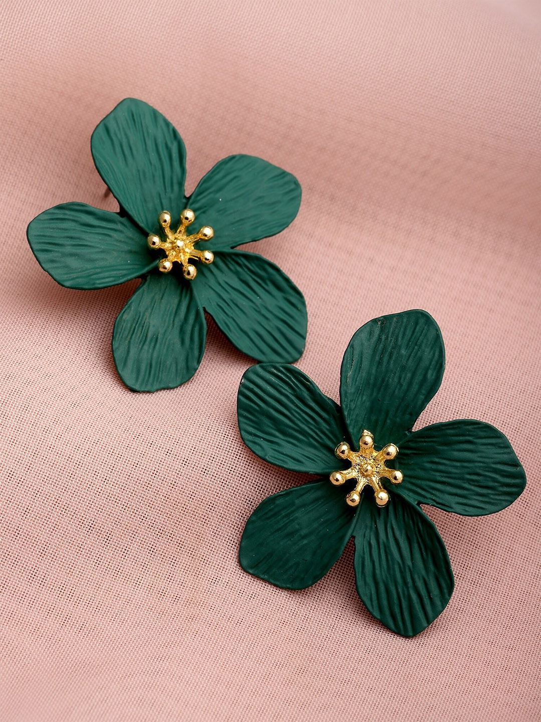 

Bohey by KARATCART Floral Studs Earrings, Green
