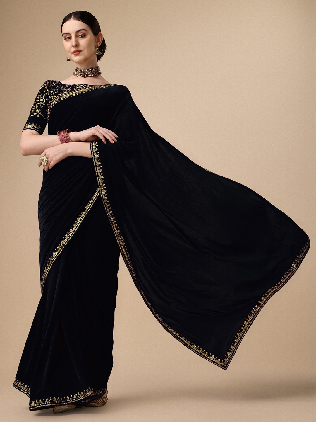 

Vaidehi Fashion Embroidered Velvet Saree, Black