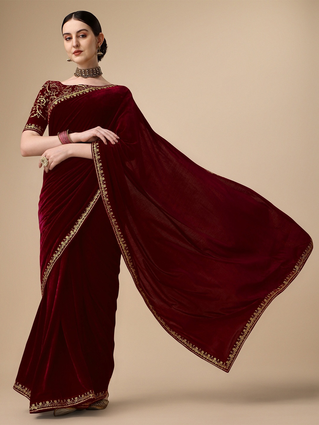 

Vaidehi Fashion Embroidered Velvet Saree, Maroon