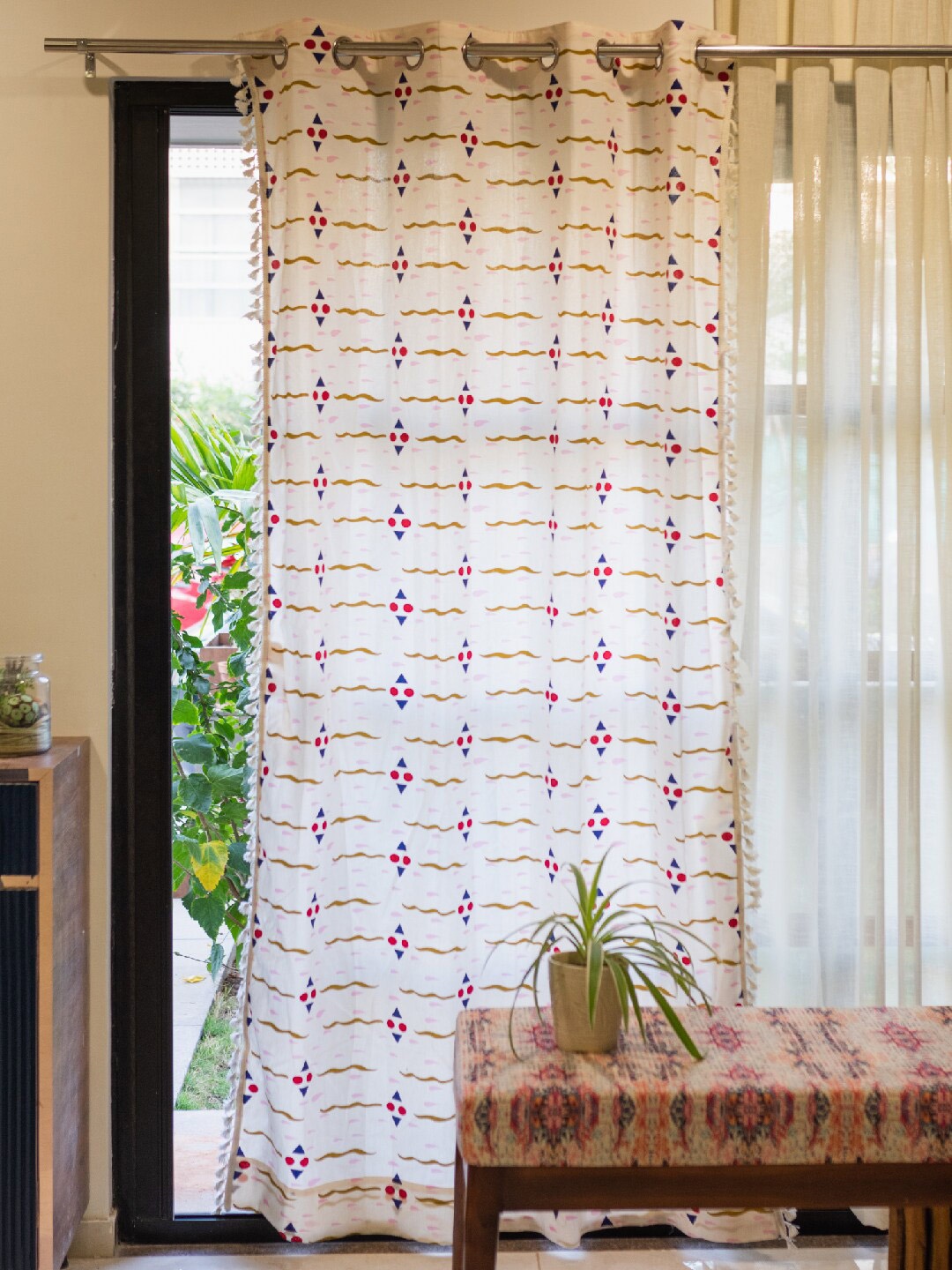 

URBAN SPACE White & Pink Geometric Cotton Window Curtain