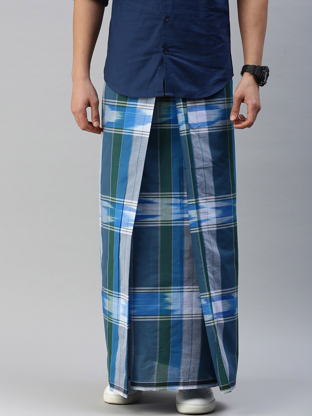 

Ulama Men Checked Pure Cotton Lungi, Blue