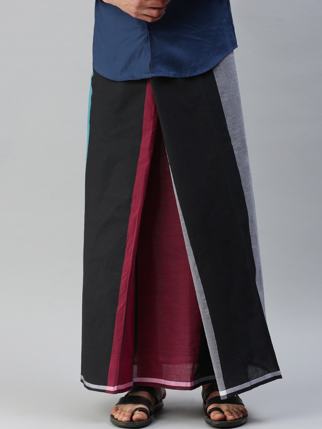 

Ulama Men Colorblocked Pure Cotton Lungi, Black