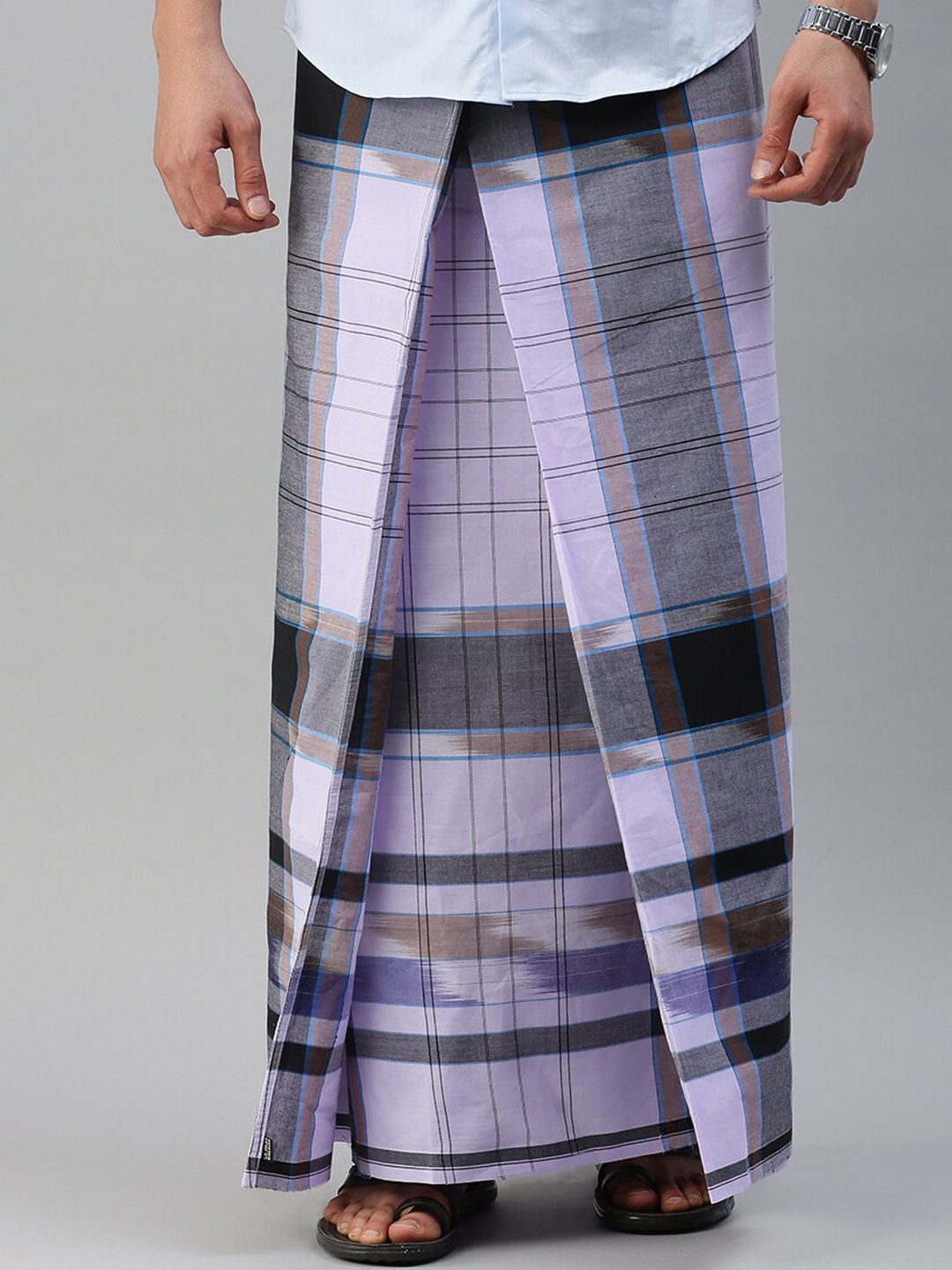 

Ulama Men Checked Pure Cotton Stitched Lungi, White