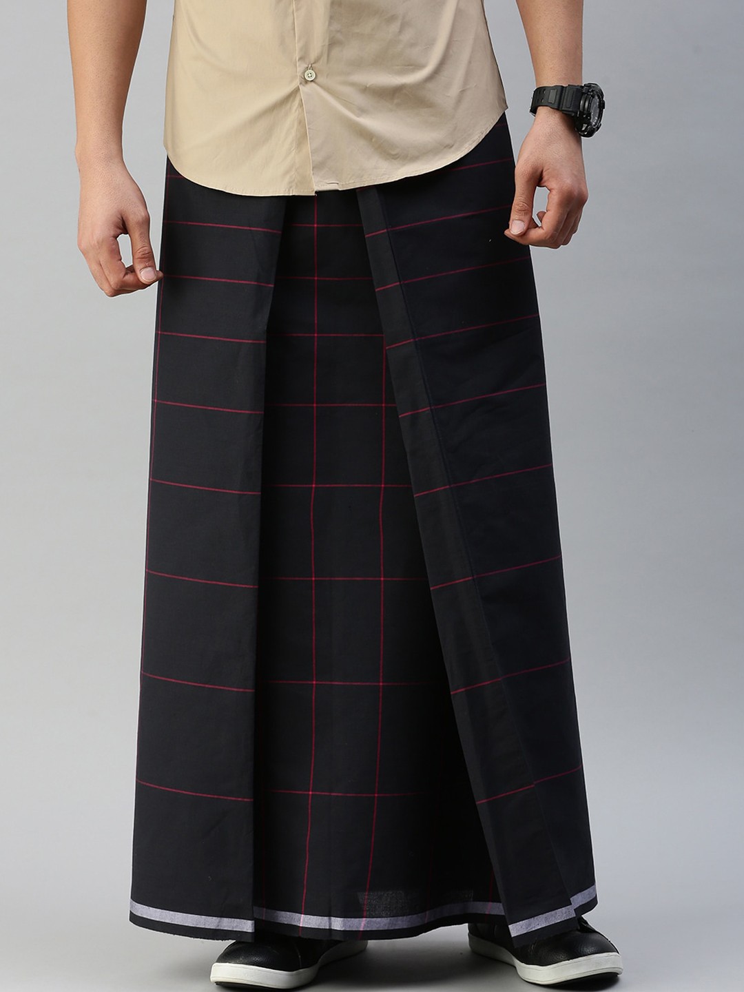 

Ulama Men Printed Pure Cotton Stitched Lungi, Black