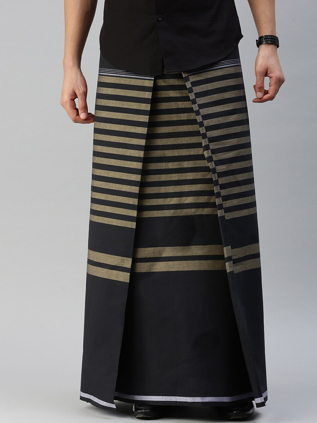 

Ulama Men Striped Pure Cotton Lungi, Black