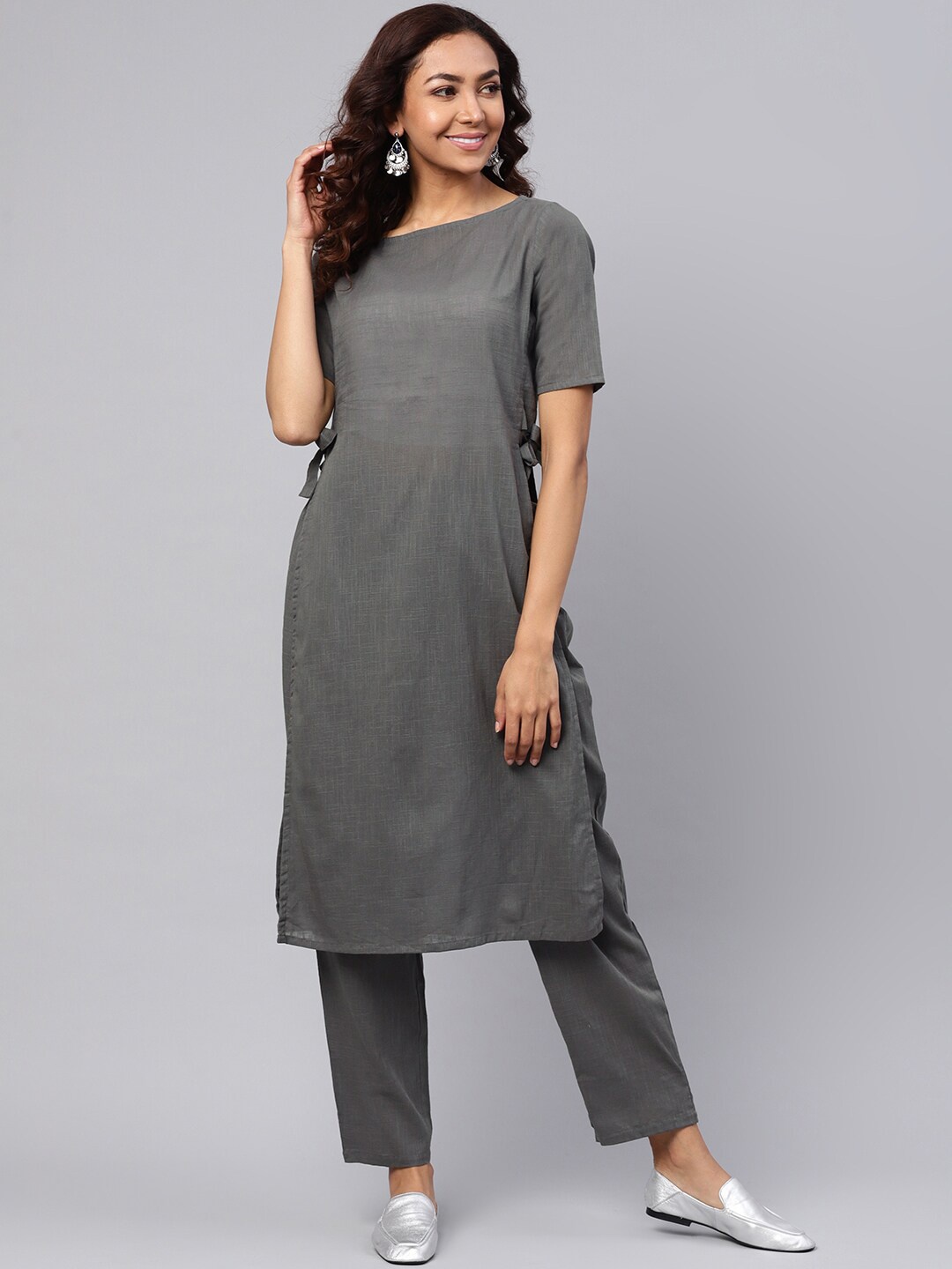 

Idalia Boat Neck High-Slit Pure Cotton Kurta with Trousers, Grey