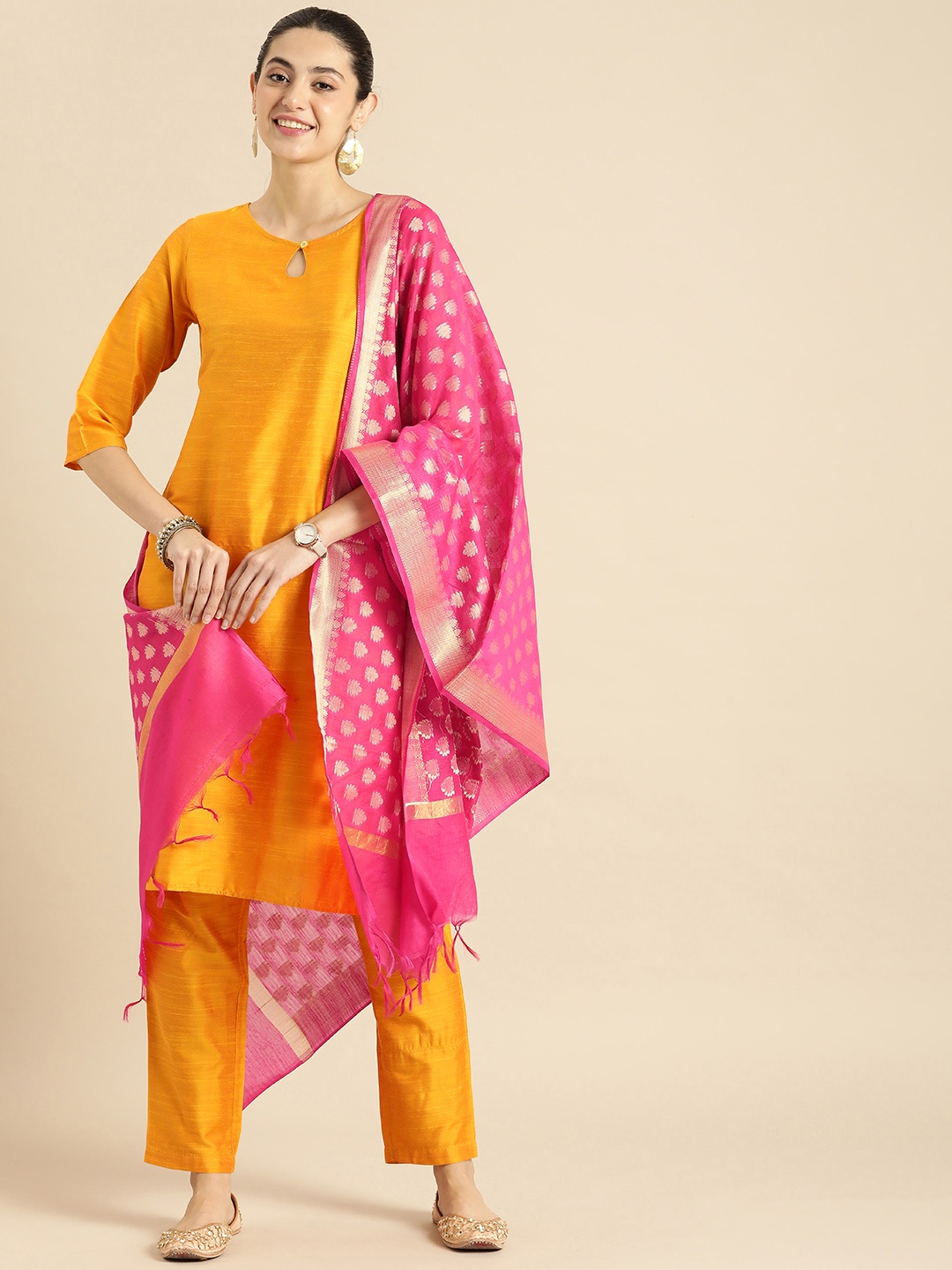 

Anouk Keyhole Neck Kurta With Trousers & Dupatta, Yellow