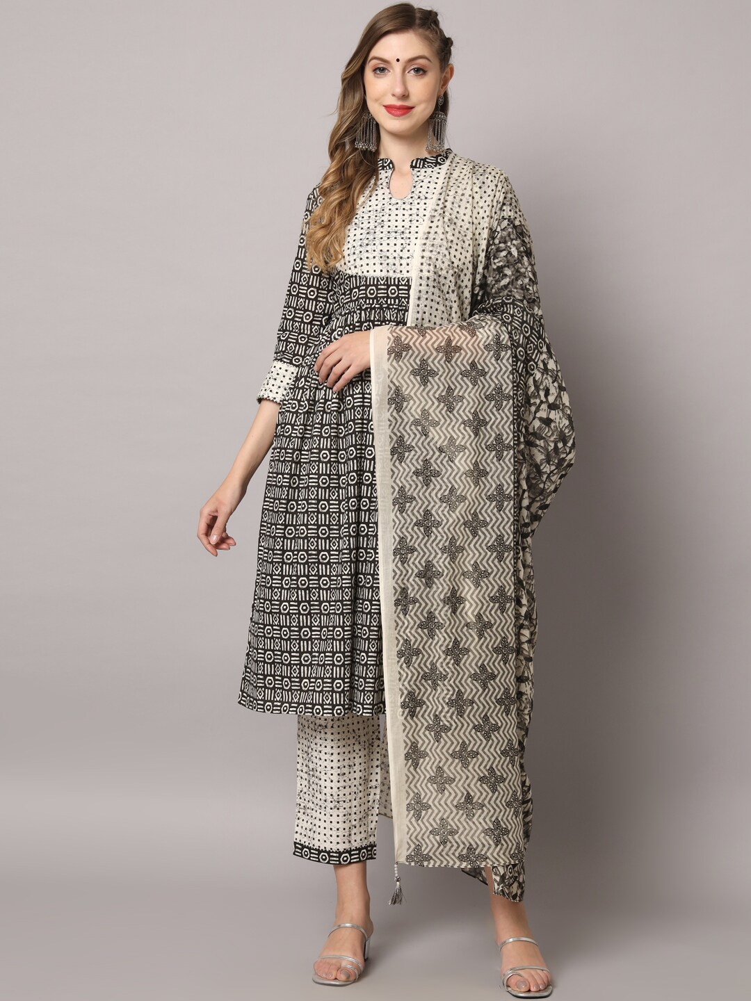 

ZRI Ethnic Motifs Printed Gotta Patti Pure Cotton Kurta with Trousers & Dupatta, Black