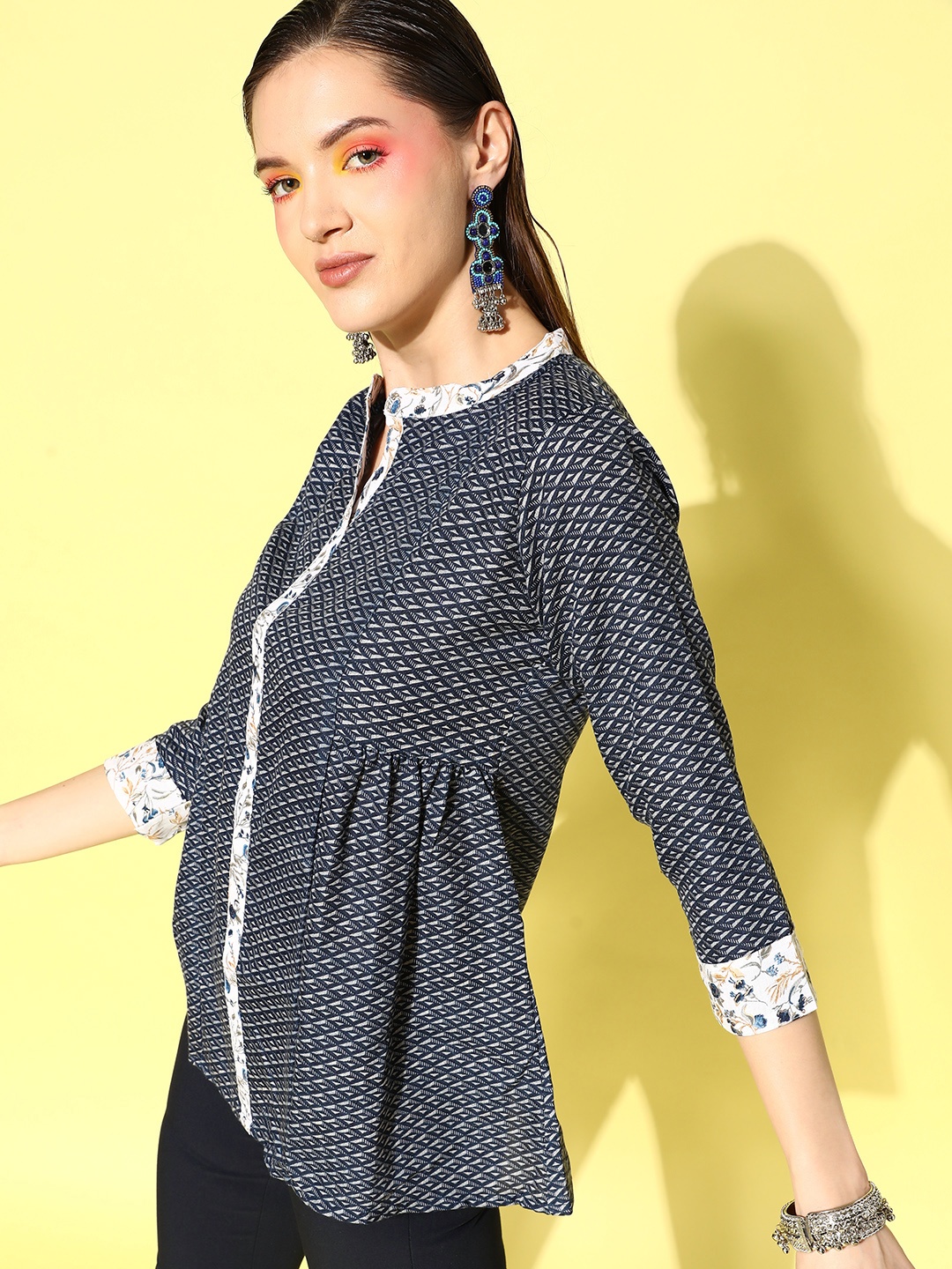 

Sangria Geometric Print Mandarin Collar Shirt Style Top, Navy blue
